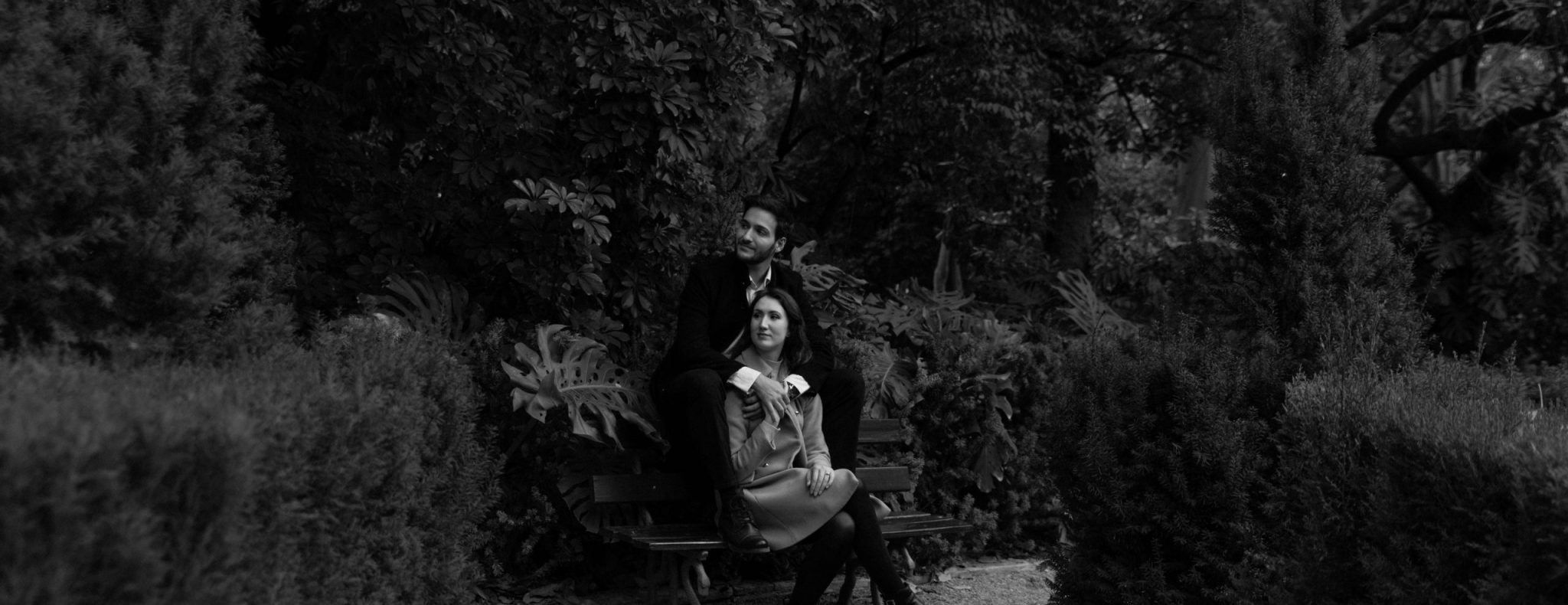 Fotografo-sesion-pareja-pedida-de-mano-sorpresa-natural-sin-posar-Jardines-Monforte-Valencia-Jose-Leonie-Elena-Sangerman-39